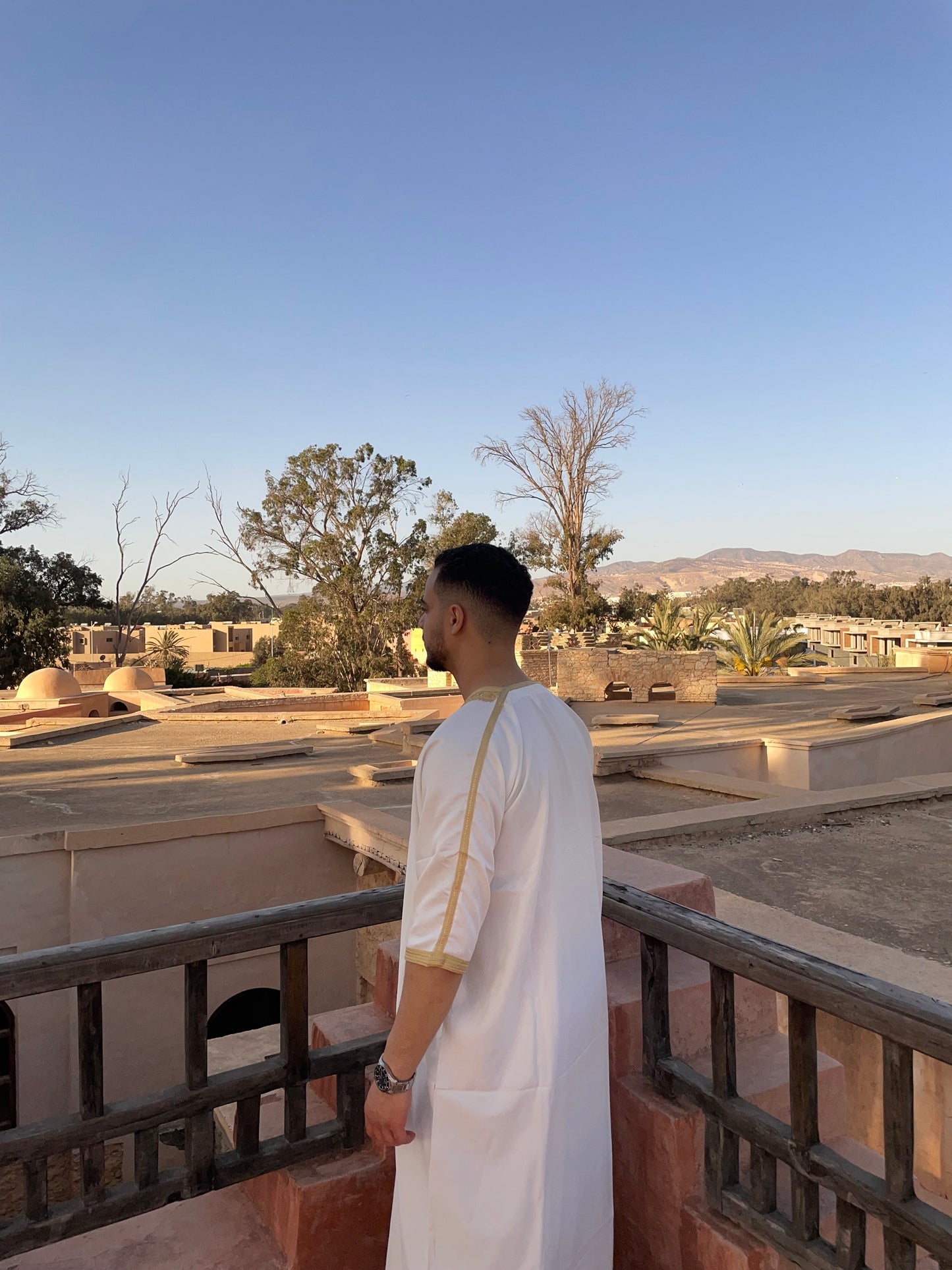 Herren Abaya in weiß gold